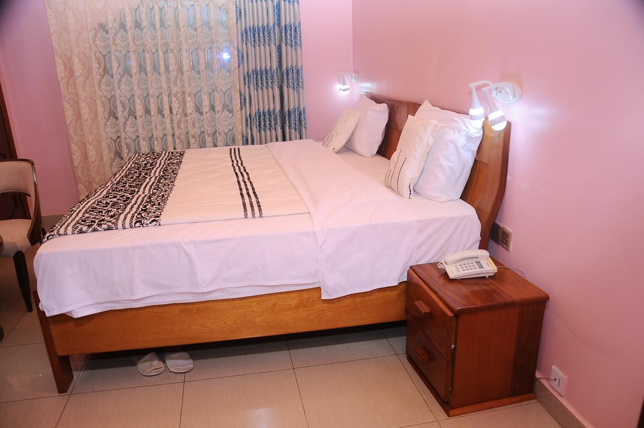 Modern Villa Hotel 基加利 外观 照片